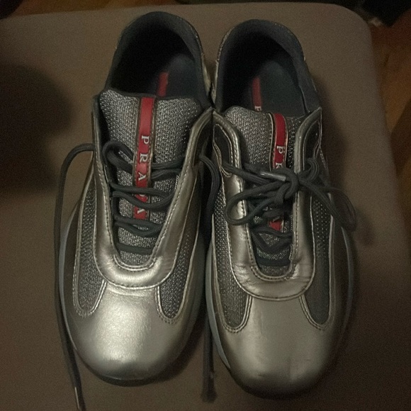 Prada gold sneakers - Picture 3 of 17